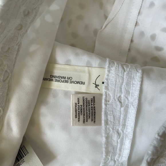Ann Taylor- White eyelet skirt A-line, size 6P - Picture 6 of 7